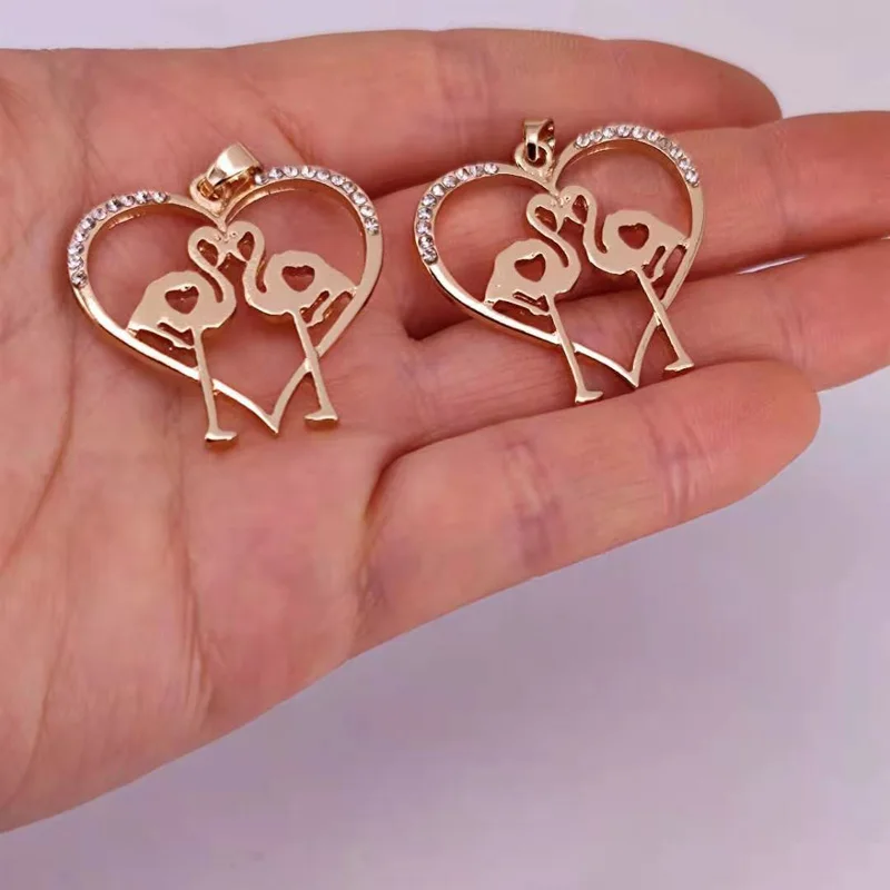 50 pcs new heart shape two Flamingos pendant charm fashion tiny Flamingo pendant Chic charmss gift for women man Accessorie
50 pcs new heart shape two Flamingos pendant charm fashion tiny Flamingo pendant Chic charmss gift for women man Accessorie