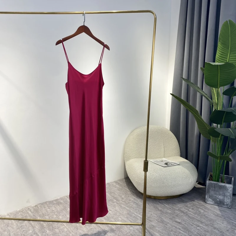 Original High Quality Silk Sexy Dresses Ladies Backless Elegant Mid-Calf Sleeveless Smooth Dress
Original High Quality Silk Sexy Dresses Ladies Backless Elegant Mid-Calf Sleeveless Smooth Dress