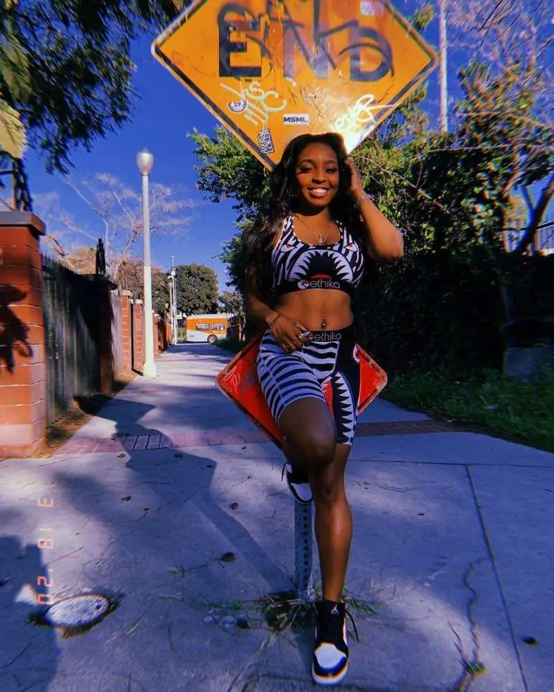 Женский спортивный костюм из двух предметов, повседневный Камуфляжный укороченный топ с круглым вырезом и контрастными надписями, жилет с ...
Женский спортивный костюм из двух предметов, повседневный Камуфляжный укороченный топ с круглым вырезом и контрастными надписями, жилет с ...