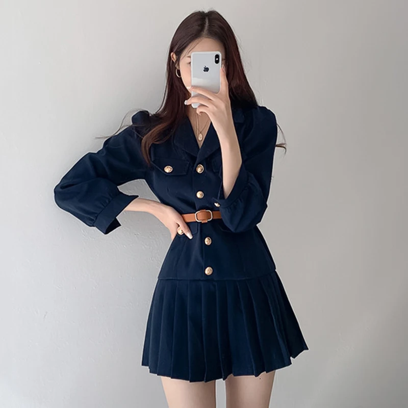 Korean chic early autumn temperament suit collar metal button pleated dress with belt female
Korean chic early autumn temperament suit collar metal button pleated dress with belt female