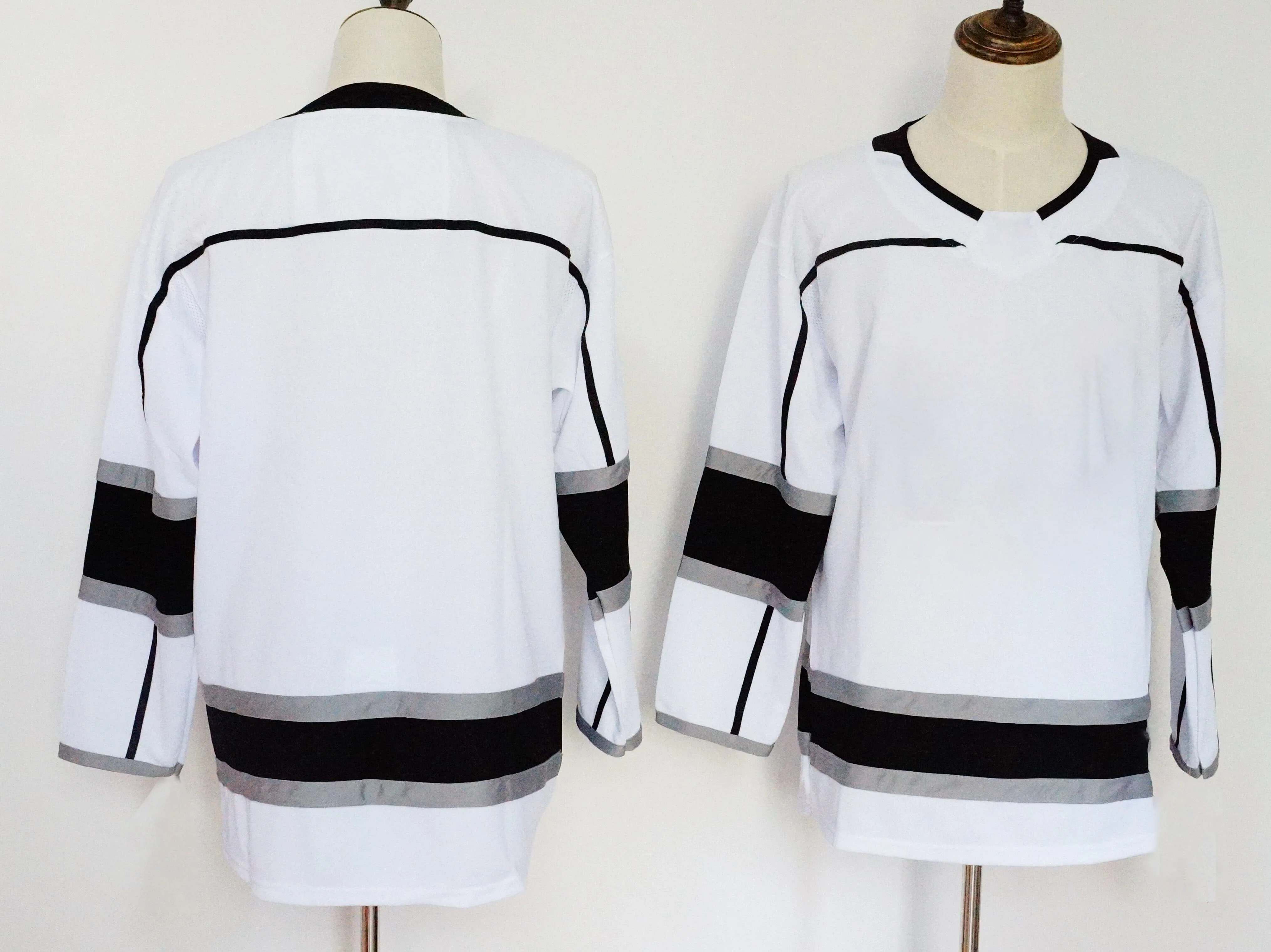 Youth America Ice Hockey Jersey Los Angeles Anze Kopitar Drew Doughty Alex Iafallo Jonathan Quick Dion Phaneuf Carter Gretzky
Youth America Ice Hockey Jersey Los Angeles Anze Kopitar Drew Doughty Alex Iafallo Jonathan Quick Dion Phaneuf Carter Gretzky
