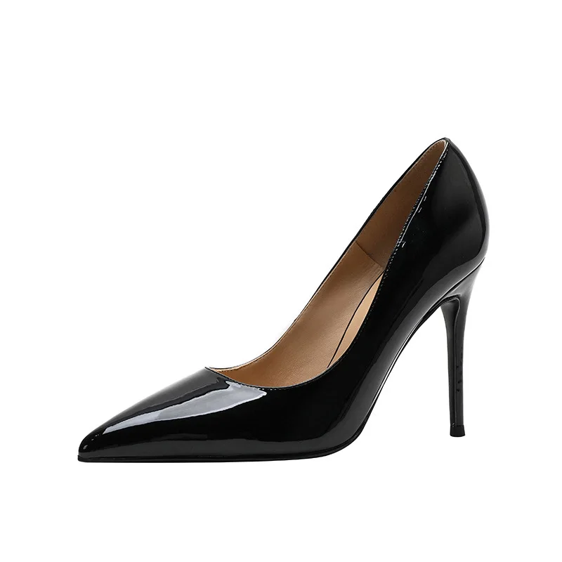 6cm New Sexy Patent Leather Hing Heels Fashion Black Color Office Lady Plus Size Women Shoes
6cm New Sexy Patent Leather Hing Heels Fashion Black Color Office Lady Plus Size Women Shoes