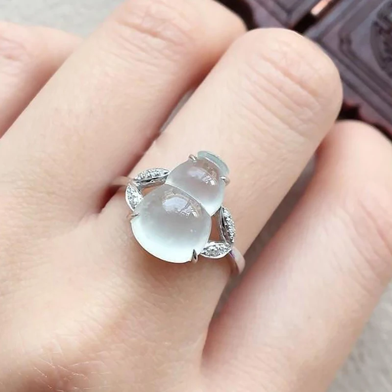 Natural chalcedony gourd egg noodle opening adjustable ring Chinese retro creative charm women's brand silver jewelry
Natural chalcedony gourd egg noodle opening adjustable ring Chinese retro creative charm women's brand silver jewelry