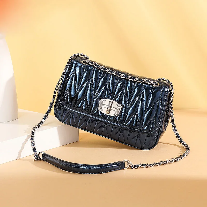 New Style Shoulder Bag Fashion Shoulder Bag Rhombus Bag Chain Small Square Bag Solid Color Casual Bag
New Style Shoulder Bag Fashion Shoulder Bag Rhombus Bag Chain Small Square Bag Solid Color Casual Bag
