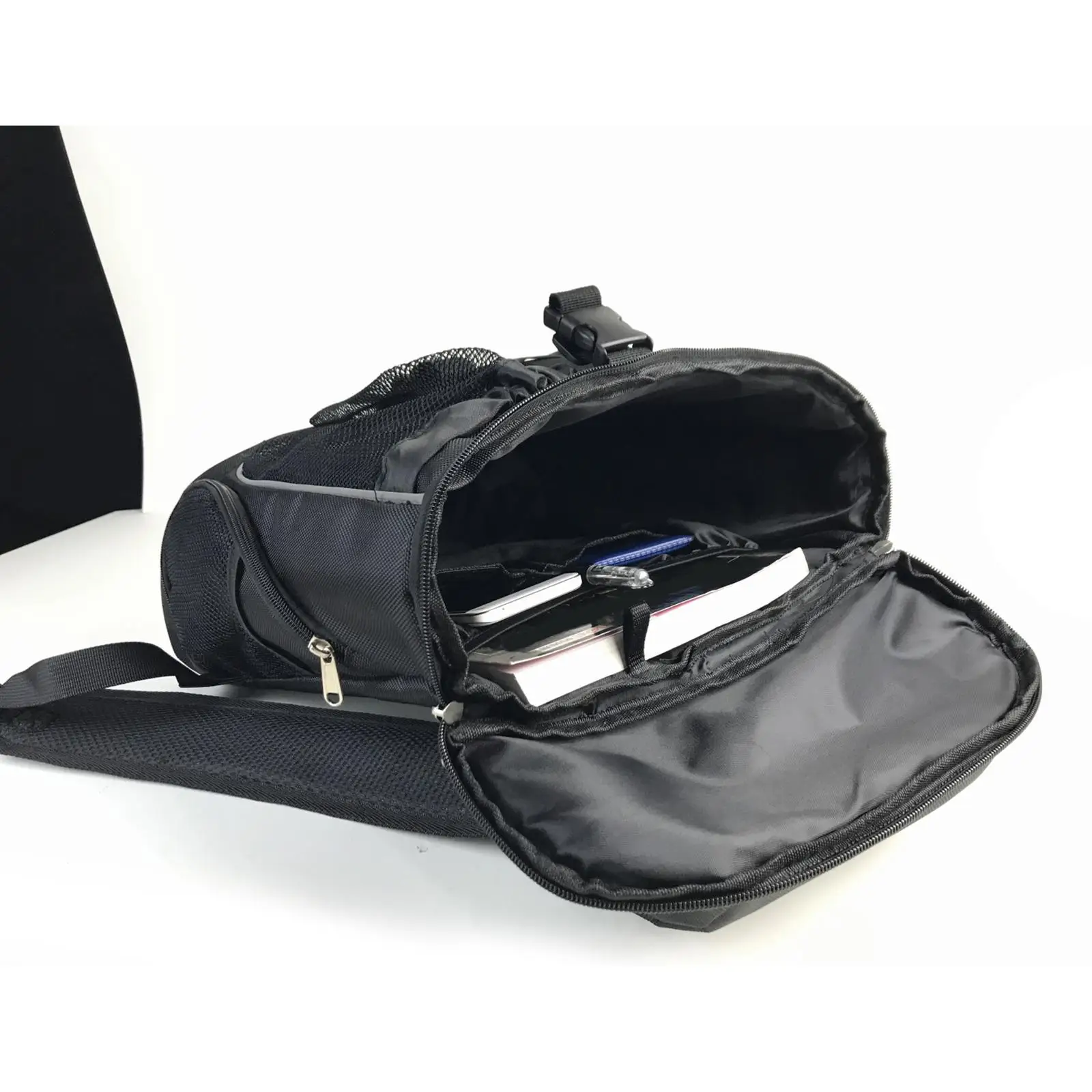 Universal Motorcycle Backpack 24L Storage Bag Large Capacity Equipment Fit for Travel Hiking Outdoor Sports Car Street Car
Universal Motorcycle Backpack 24L Storage Bag Large Capacity Equipment Fit for Travel Hiking Outdoor Sports Car Street Car