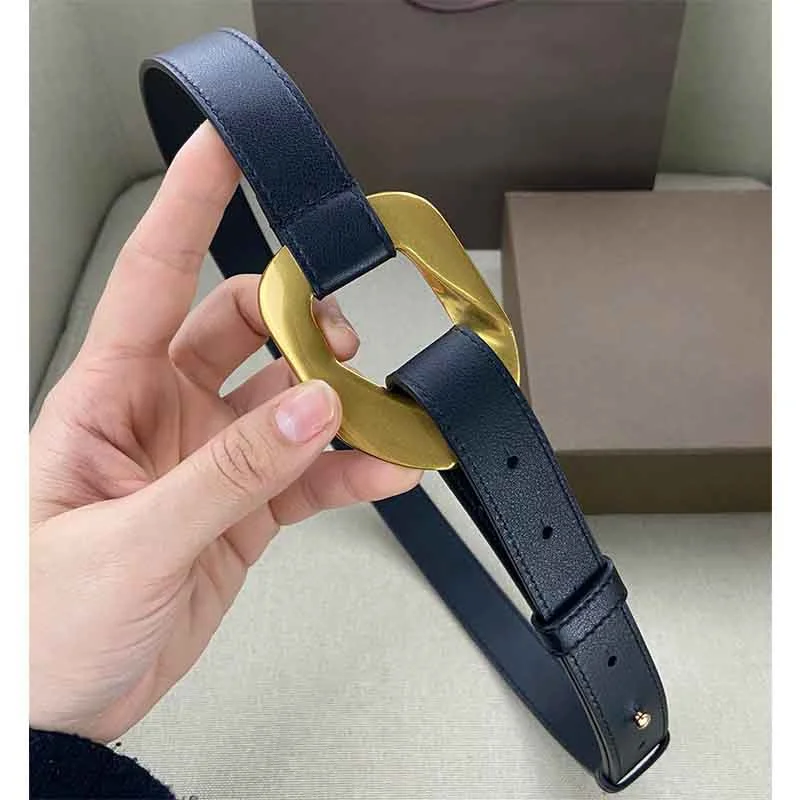 2021 Women Elegant Brass Buckle Cowskin Leather Luxury Belt High Street Wild Multicolor Fashion Design Belts
2021 Women Elegant Brass Buckle Cowskin Leather Luxury Belt High Street Wild Multicolor Fashion Design Belts