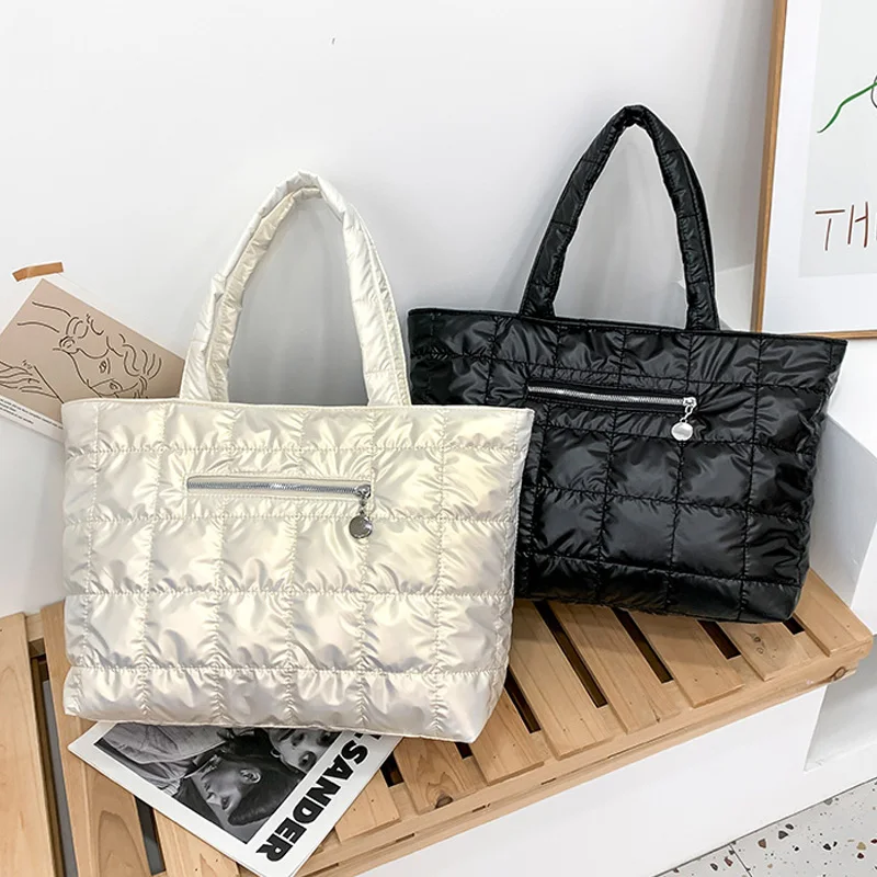2021 Winter New Down Bags Luxury Space Cotton Handbags Women's Bags Designer Ladies Wide Shoulder Strap Messenger Bag Sac A Main
2021 Winter New Down Bags Luxury Space Cotton Handbags Women's Bags Designer Ladies Wide Shoulder Strap Messenger Bag Sac A Main