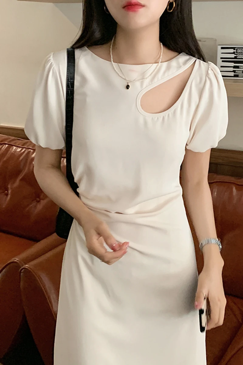 ZCSMLL Korean chic summer French round neck hollow design pleated waist slimming puff sleeve dress female 2021 Tide
ZCSMLL Korean chic summer French round neck hollow design pleated waist slimming puff sleeve dress female 2021 Tide