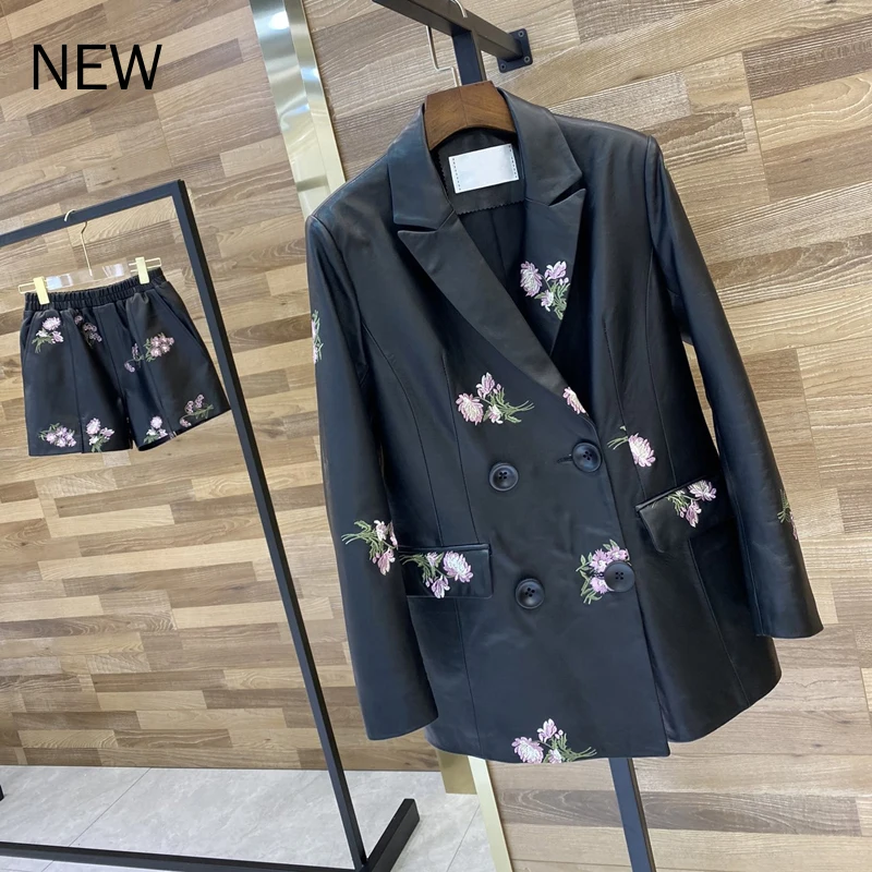 high quality designer sheepskin real leather jackets 2020 autumn winter women flowers embroidery genuine leather coat S303
high quality designer sheepskin real leather jackets 2020 autumn winter women flowers embroidery genuine leather coat S303