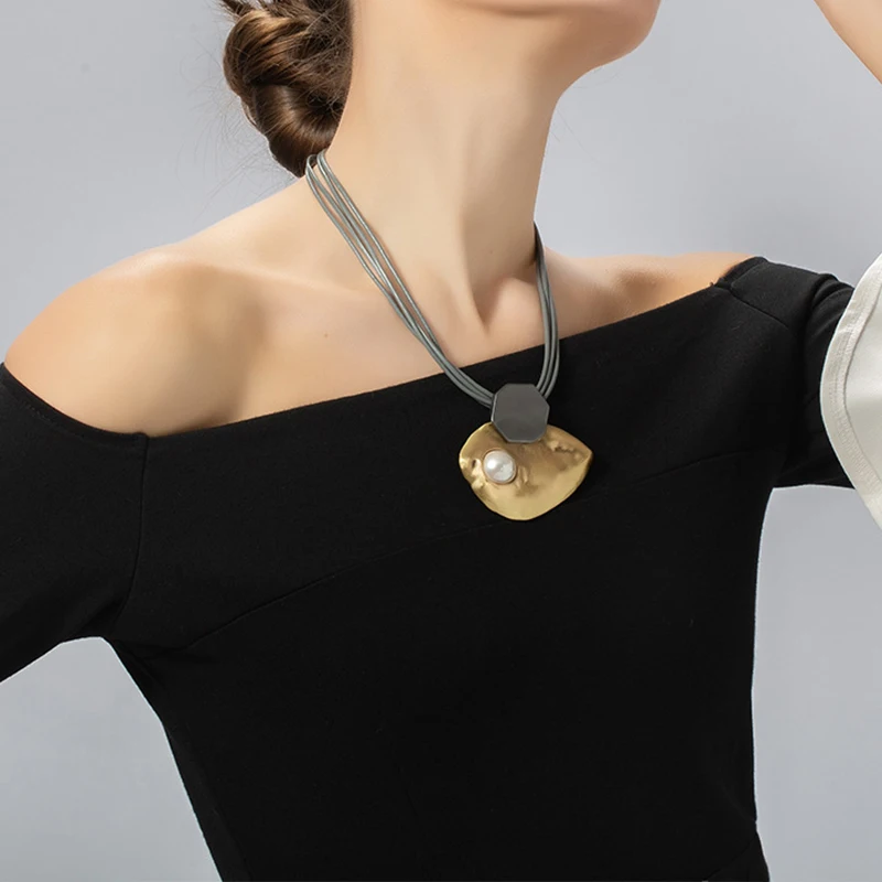 Amorcome Multistrand Leather Cord Necklace Pearls Irregular Alloy Metal Pendants Collar Womens Girls Teens Casual Jewelry Gift
Amorcome Multistrand Leather Cord Necklace Pearls Irregular Alloy Metal Pendants Collar Womens Girls Teens Casual Jewelry Gift
