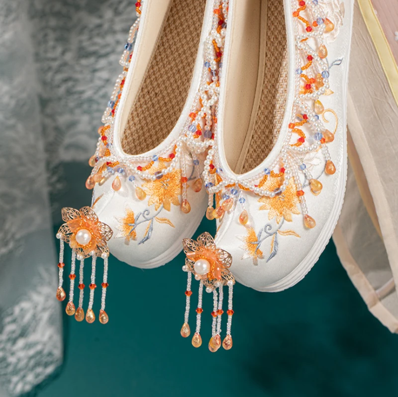 Hanfu Shoes Women Chinese Embroidered Shoes Hanfu Flat Shoes Palace Vintage Cosplay Shoot Dancing Shoes For Women Plus Size 41#
Hanfu Shoes Women Chinese Embroidered Shoes Hanfu Flat Shoes Palace Vintage Cosplay Shoot Dancing Shoes For Women Plus Size 41#