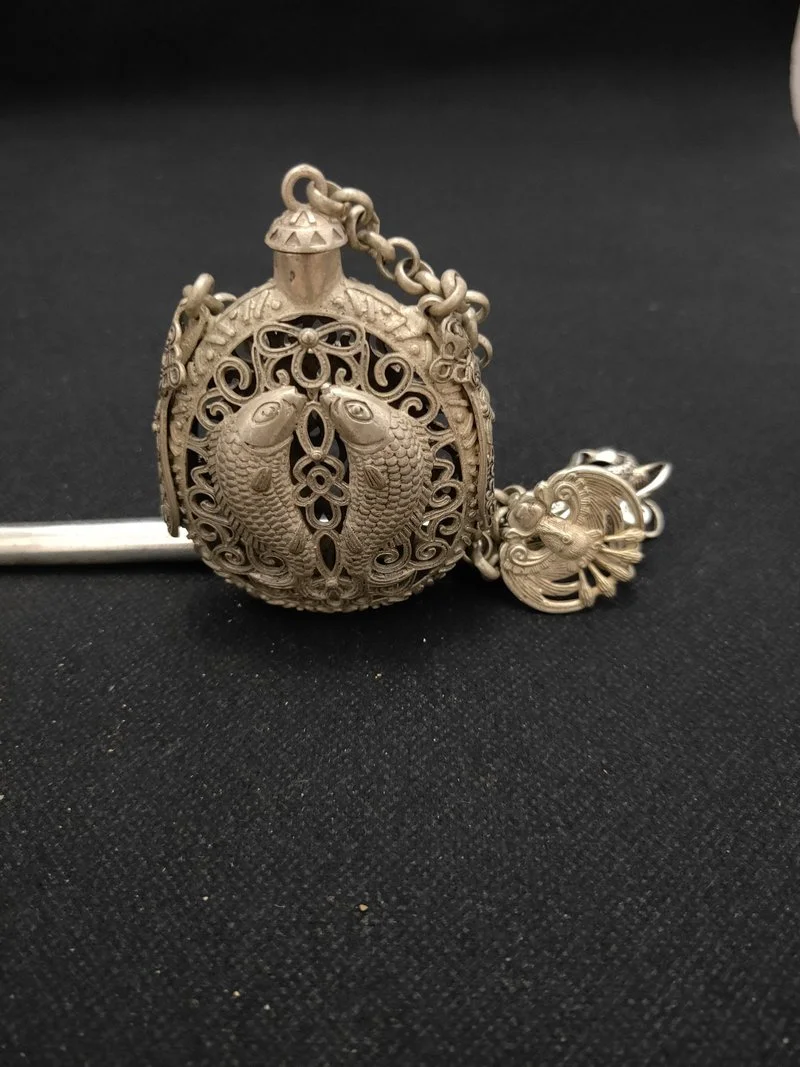 Chinese Old Tibet Silver Copper Carve Hollow Out Pair Fish Delicate Snuff Bottle Decoration Gifts
Chinese Old Tibet Silver Copper Carve Hollow Out Pair Fish Delicate Snuff Bottle Decoration Gifts