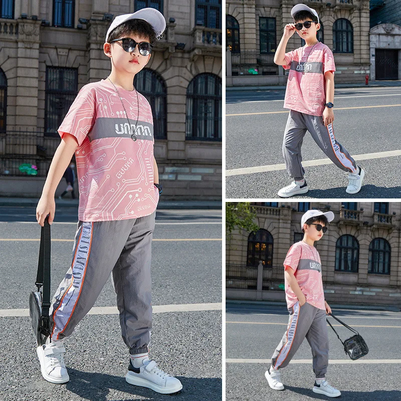 Summer boy short sleeve T-shirt trousers two suits the new cuhk children's clothes
Summer boy short sleeve T-shirt trousers two suits the new cuhk children's clothes