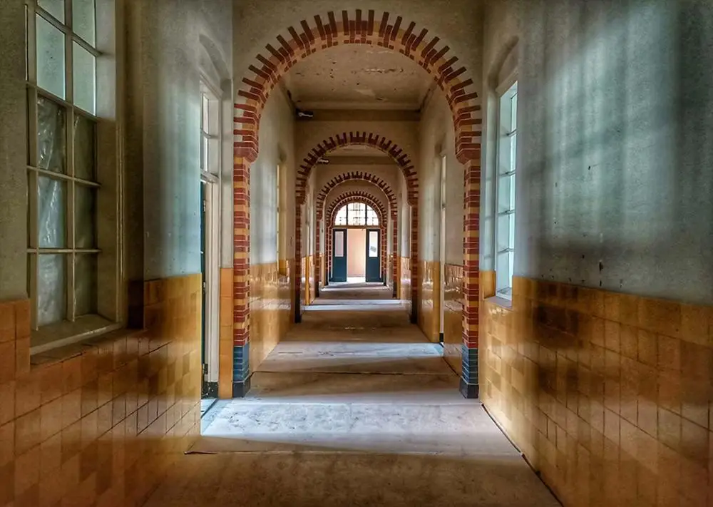 Indoor circular corridor corridor background, models, advertising, live, children's photography background
Indoor circular corridor corridor background, models, advertising, live, children's photography background