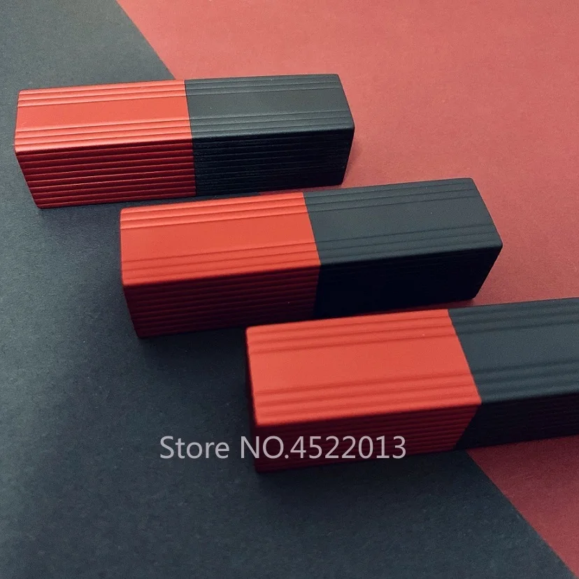 12.1mm 30pcs Empty Black-Red Magnetic Buckle Lip Balm Lipstick Tube, DIY Aluminum Lipstick Tubes, Refillable Cosmetic Container 
12.1mm 30pcs Empty Black-Red Magnetic Buckle Lip Balm Lipstick Tube, DIY Aluminum Lipstick Tubes, Refillable Cosmetic Container