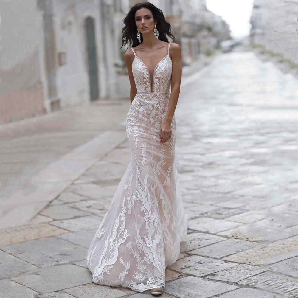 Boho V-Neck Wedding Dress for Bride 2021 Retro Spaghetti Straps Tulle Appliques Court Train Backless Bridal Gown Robe De Mariée
Boho V-Neck Wedding Dress for Bride 2021 Retro Spaghetti Straps Tulle Appliques Court Train Backless Bridal Gown Robe De Mariée