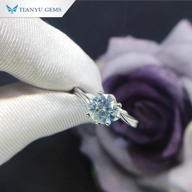 Tianyu Gems 925 Silver Adjustable Rings Women 1ct/2ct Round Diamonds Moissanite Wedding Rings Sparkly Fine Jewelry Accessories
Tianyu Gems 925 Silver Adjustable Rings Women 1ct/2ct Round Diamonds Moissanite Wedding Rings Sparkly Fine Jewelry Accessories