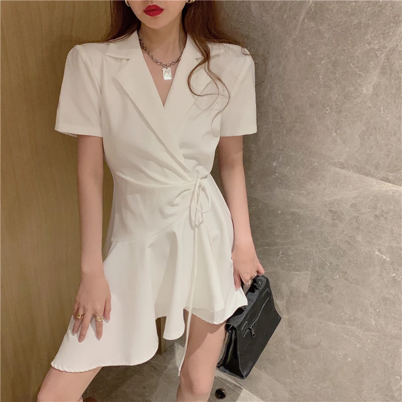 Film spring in the new female temperament suit collar design feeling irregular dress with short sleeves
Film spring in the new female temperament suit collar design feeling irregular dress with short sleeves