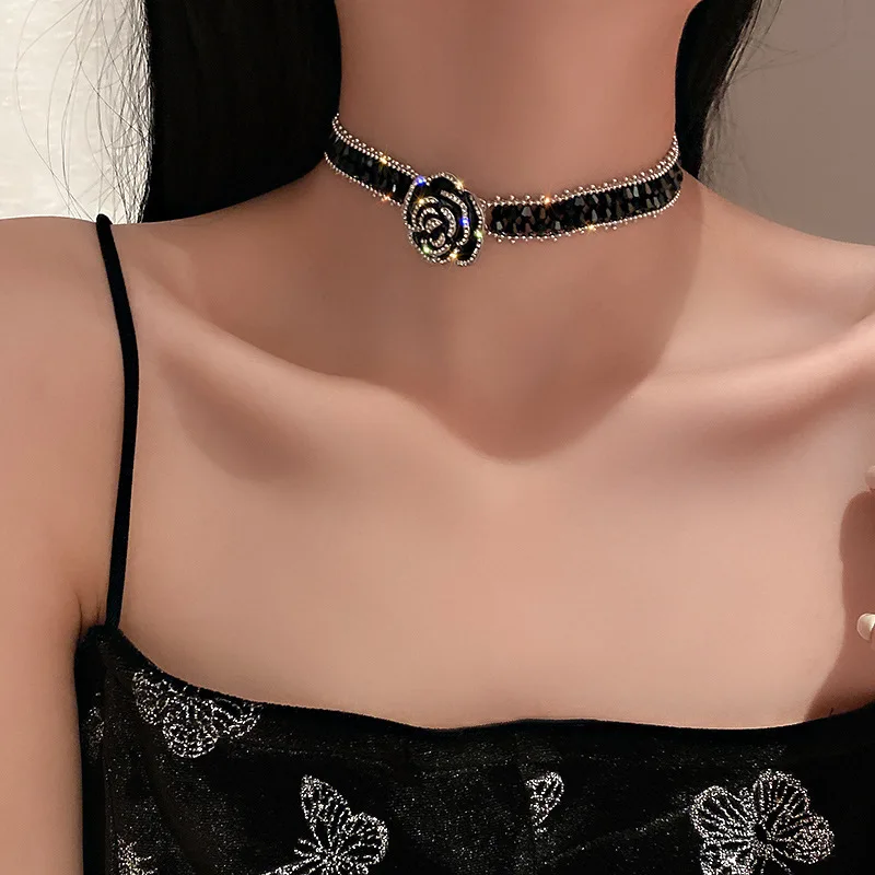 Korean Fashion Luxurious Rhinestone Black Rose Flower Choker Necklace for Women Crystal Collar On The Neck Female Accessoriees
Korean Fashion Luxurious Rhinestone Black Rose Flower Choker Necklace for Women Crystal Collar On The Neck Female Accessoriees