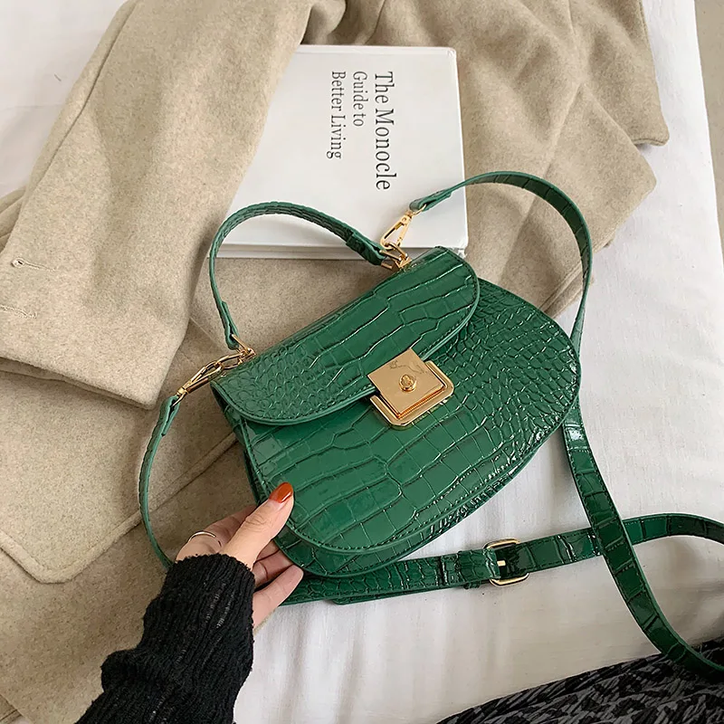 Маленькая Сумочка с каменным узором, модная женская сумка через плечо, блестящая сумка-мессенджер из лакированной кожи, удобная маленькая с... 
Маленькая Сумочка с каменным узором, модная женская сумка через плечо, блестящая сумка-мессенджер из лакированной кожи, удобная маленькая с...