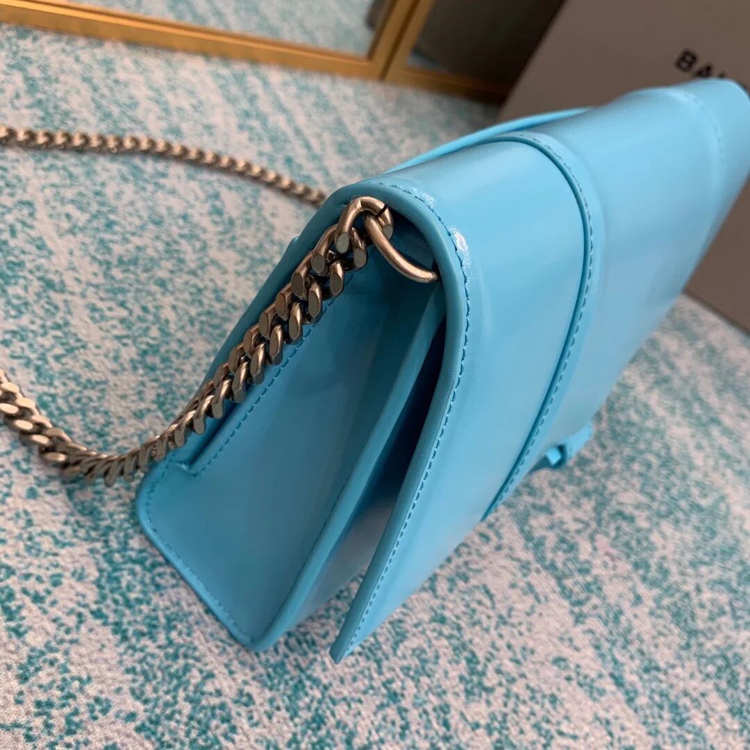 23cm Top quality Leather luxury design women's chain shoulder diagonal famous designer handbag for women crossbody bags
23cm Top quality Leather luxury design women's chain shoulder diagonal famous designer handbag for women crossbody bags