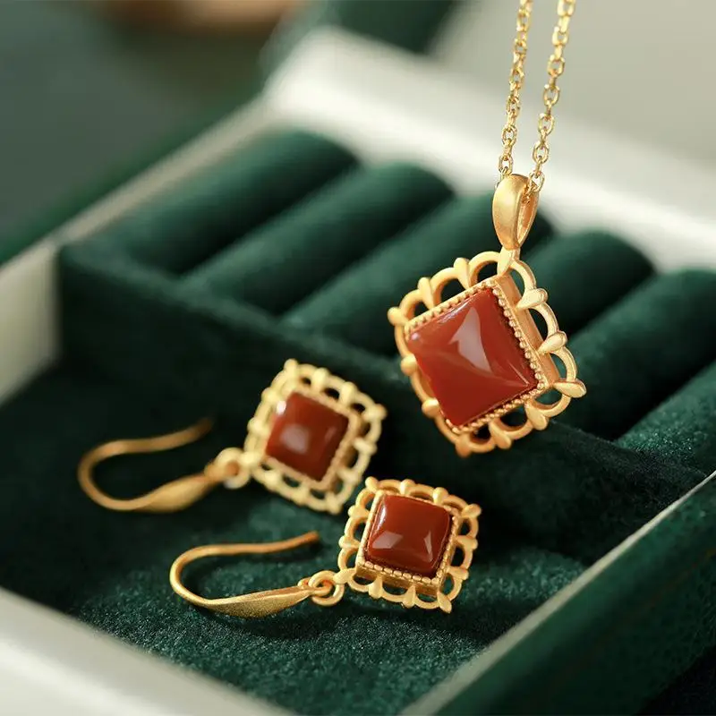 Vintage Lace Sterling Silver Inlaid Natural South Red Geometric Baroque Set Earrings Clavicle Chain Necklace Pendant for Women
Vintage Lace Sterling Silver Inlaid Natural South Red Geometric Baroque Set Earrings Clavicle Chain Necklace Pendant for Women