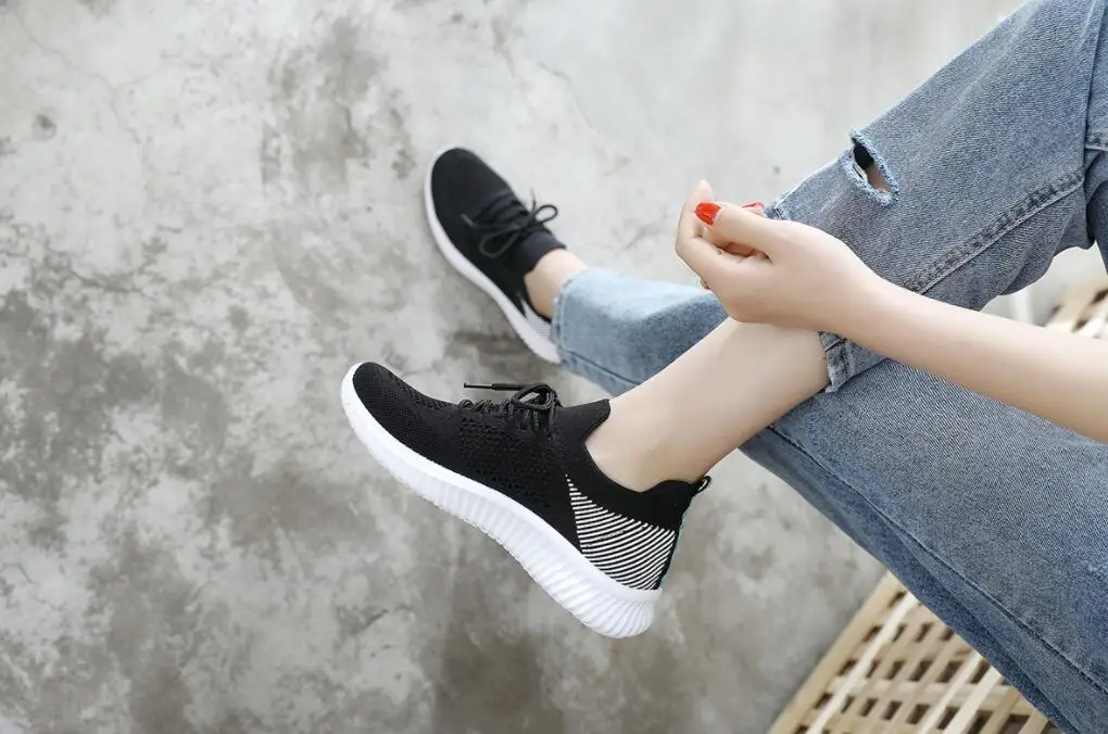 Summer Women Shoes Mesh Light Breathable Women Sneakers Flats Casual Female Trainers Walking Shoes Zapatillas Mujer
Summer Women Shoes Mesh Light Breathable Women Sneakers Flats Casual Female Trainers Walking Shoes Zapatillas Mujer