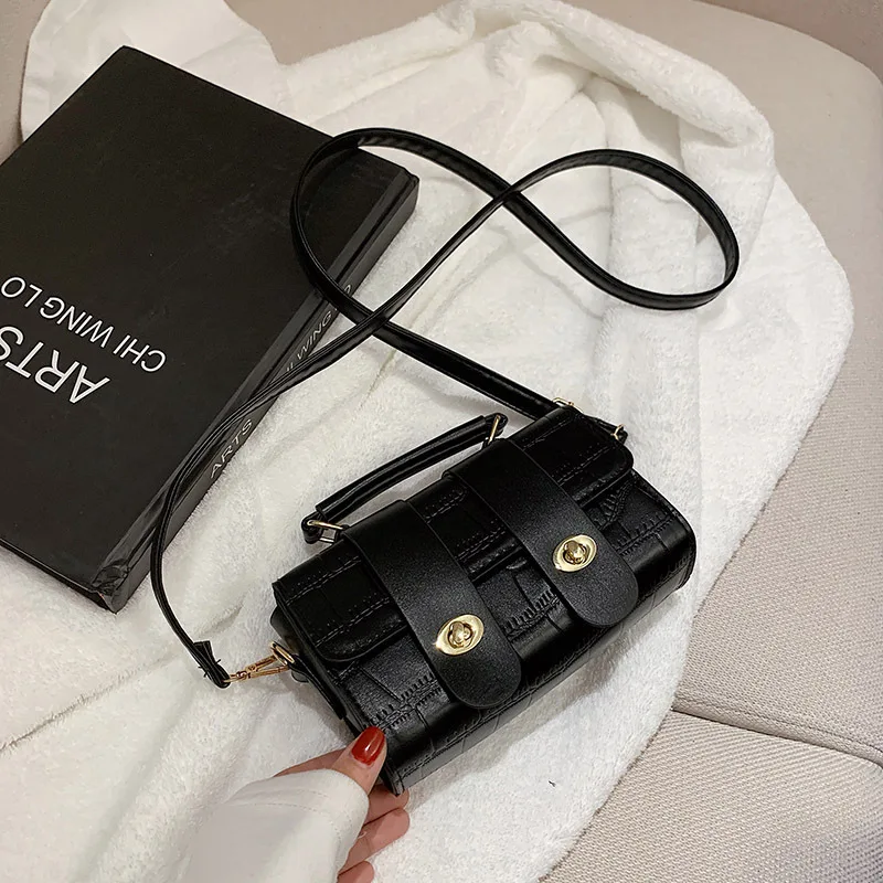 WFFRetro bag women's spring new fashion bag women's portable one shoulder small square bag backpack purse for women leather bags
WFFRetro bag women's spring new fashion bag women's portable one shoulder small square bag backpack purse for women leather bags