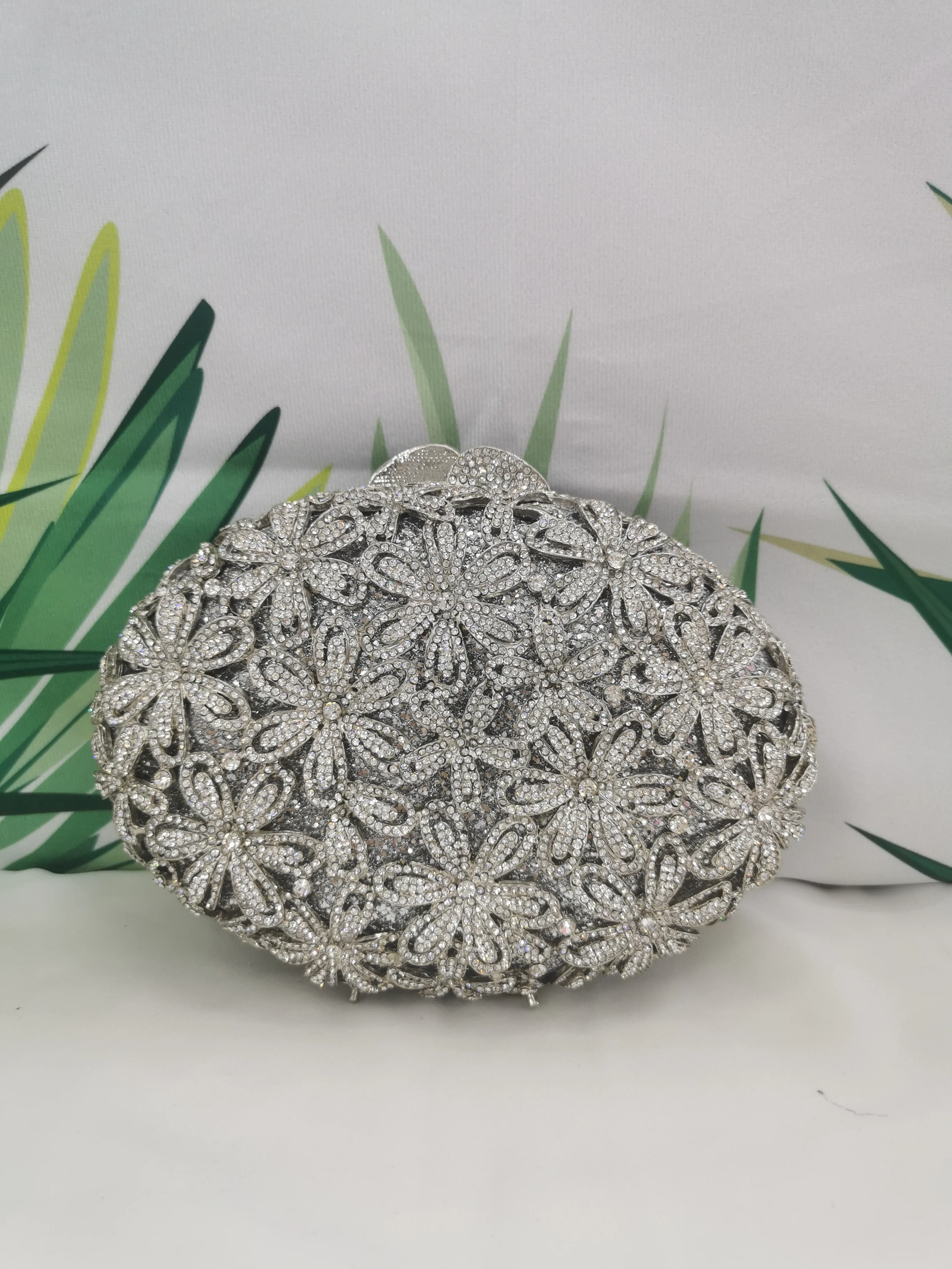 Gold Silver Floral Hollow Out Crystal Ladies Handbag Diamond Flower Sweet Party Wedding Clutches Bags Woman Cocktail Toted Purse
Gold Silver Floral Hollow Out Crystal Ladies Handbag Diamond Flower Sweet Party Wedding Clutches Bags Woman Cocktail Toted Purse