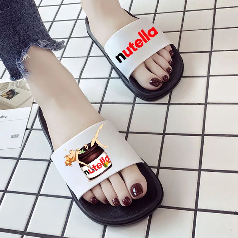 Шлепанцы Nutella женские для пляжа, эстетичные сланцы, модные Нескользящие, летние Тапочки
Шлепанцы Nutella женские для пляжа, эстетичные сланцы, модные Нескользящие, летние Тапочки