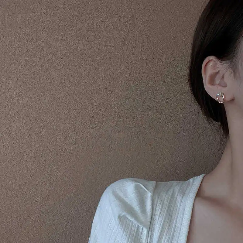 Metal Pearl Ear 2021 Ethnic Hot Sale Earring for Women Girls Luxurious Wedding 
Metal Pearl Ear 2021 Ethnic Hot Sale Earring for Women Girls Luxurious Wedding