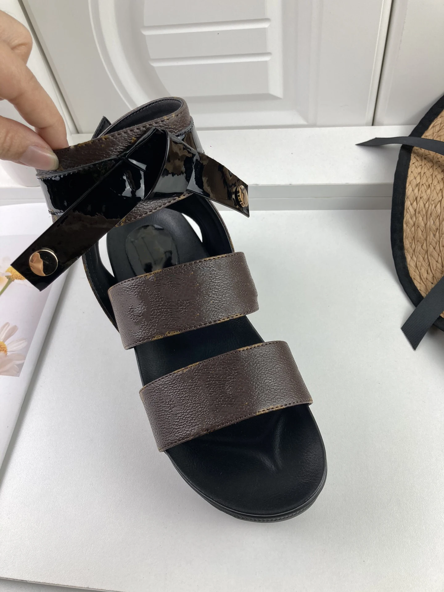 Prowow Summer Ladies Shoes Brand Retro Femme Rivets Shoes Women Leather Sole Sandals Women Thick Sole Shoes Female
Prowow Summer Ladies Shoes Brand Retro Femme Rivets Shoes Women Leather Sole Sandals Women Thick Sole Shoes Female