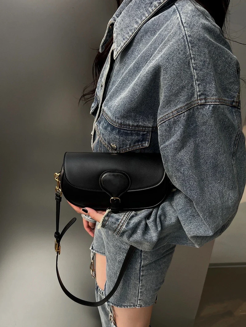 2021 new retro semicircle saddle bag leather shoulder messenger bag fashion all-match flip one shoulder casual cowhide handbag
2021 new retro semicircle saddle bag leather shoulder messenger bag fashion all-match flip one shoulder casual cowhide handbag