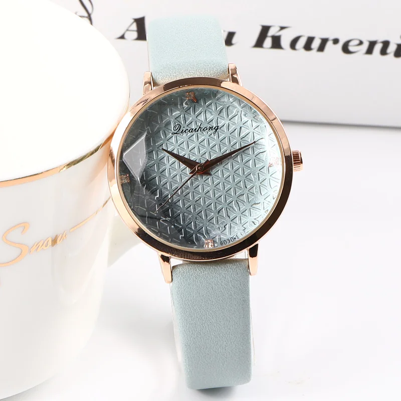 2019 Top Brand Fashion Women Bracelet Watch Contracted Leather Blue Crystal WristWatches Women Dress Ladies Quartz Clock
2019 Top Brand Fashion Women Bracelet Watch Contracted Leather Blue Crystal WristWatches Women Dress Ladies Quartz Clock