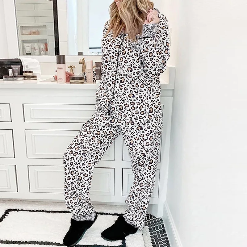 Autumn and Winter New Leopard Print Casual Home Wear European and American Loose Long-sleeved Trouser Pajamas 2-piece Set Spring
Autumn and Winter New Leopard Print Casual Home Wear European and American Loose Long-sleeved Trouser Pajamas 2-piece Set Spring