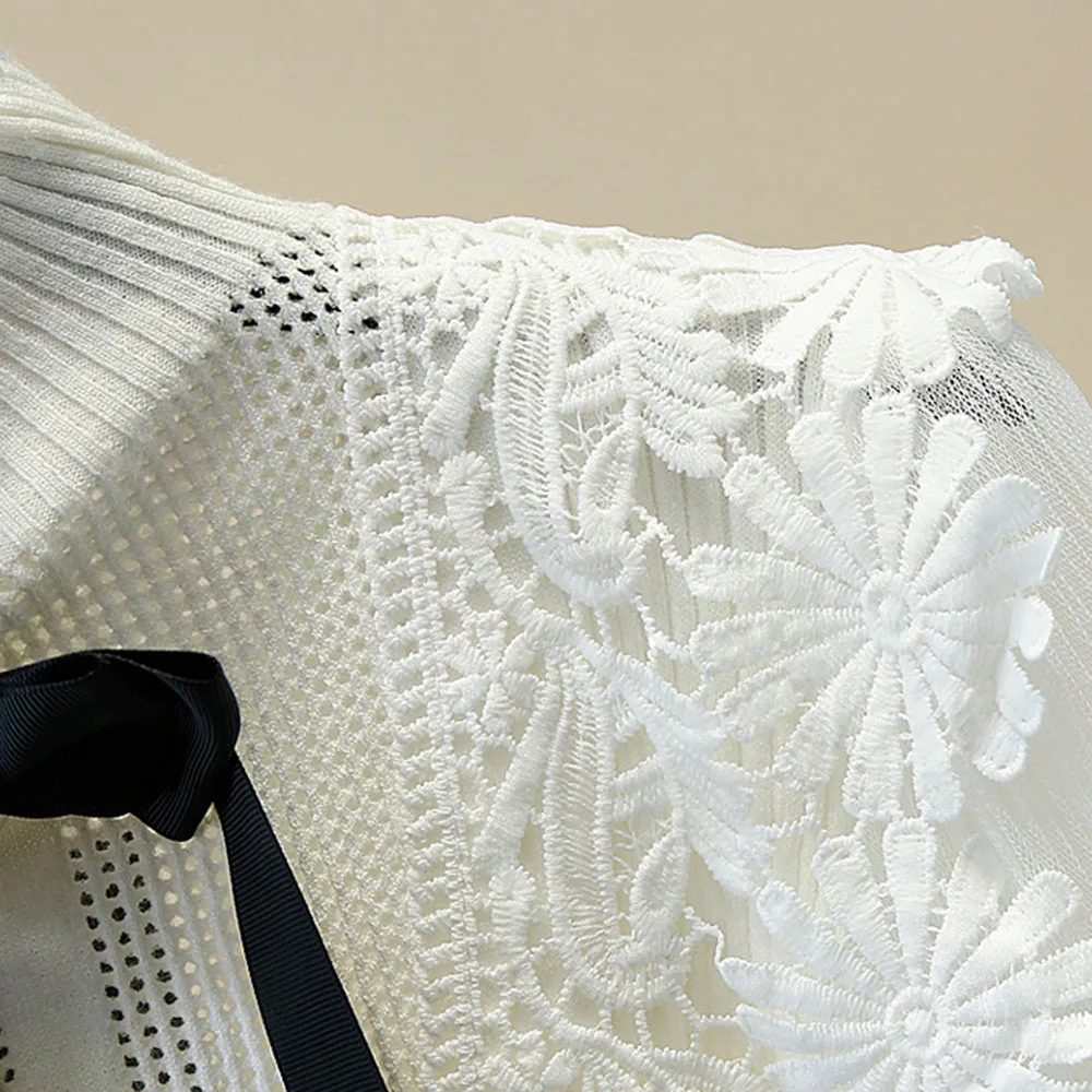 Blouse 2021 New Chiffon Lace Knitted Stitching Bow Lantern Sleeve Shirt Female Design Sense Niche Long-sleeved Fashion Small 
Blouse 2021 New Chiffon Lace Knitted Stitching Bow Lantern Sleeve Shirt Female Design Sense Niche Long-sleeved Fashion Small