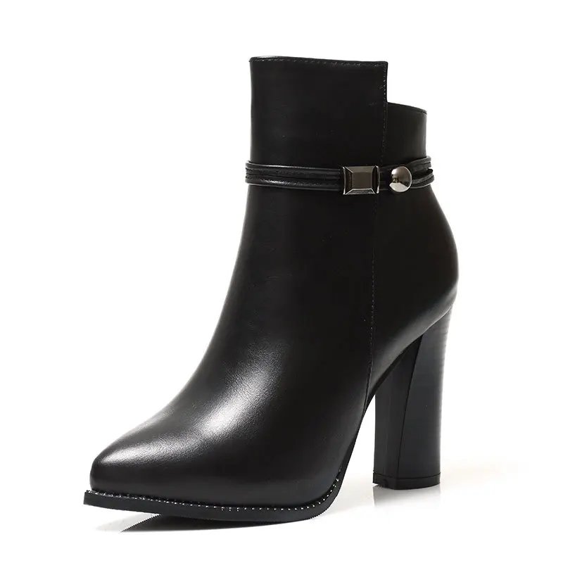 Star high heeled women's boots fall winter 2019 new comfortable metal sexy pointed thick heel short boots
Star high heeled women's boots fall winter 2019 new comfortable metal sexy pointed thick heel short boots