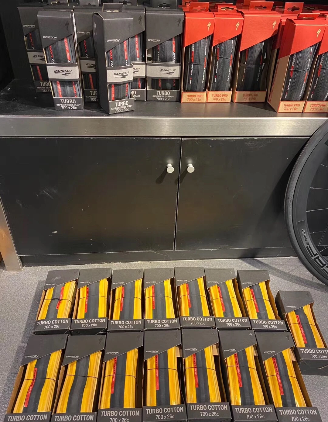 Шины из хлопка Turbo 234g, шины для дорожных велосипедов светильник и прочные шины 
Шины из хлопка Turbo 234g, шины для дорожных велосипедов светильник и прочные шины