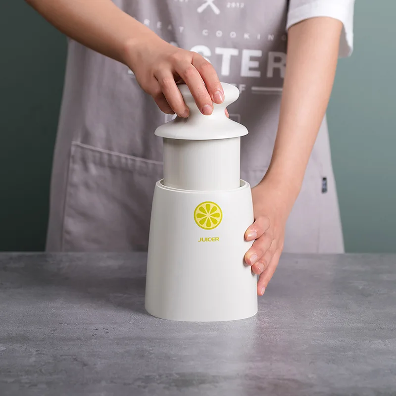 Potable Manual Citrus Juicer Orange Lemon Fruit Squeezer Juice Cup Child Healthy Life Juicer Machine Kitchen Food Processor
Potable Manual Citrus Juicer Orange Lemon Fruit Squeezer Juice Cup Child Healthy Life Juicer Machine Kitchen Food Processor