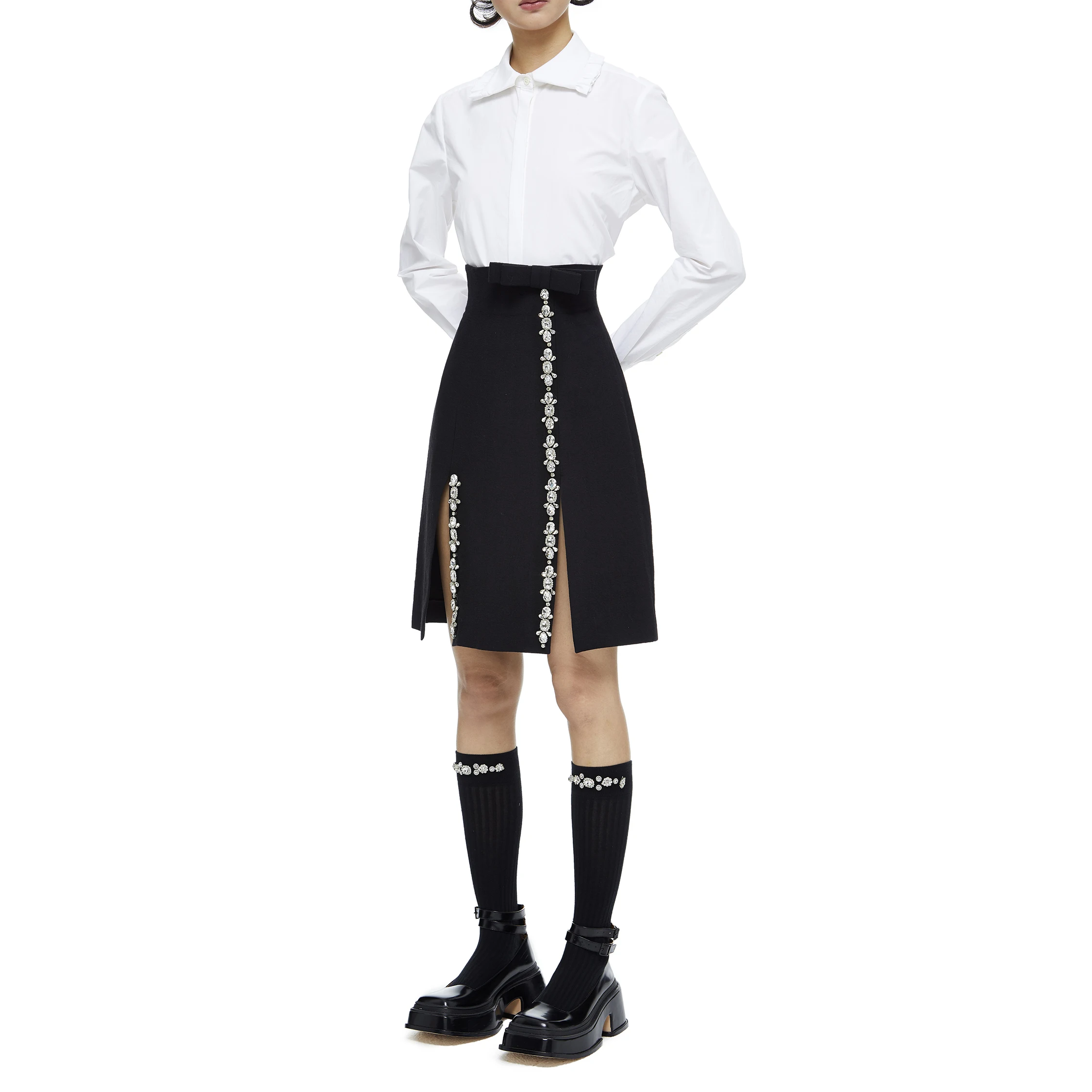 2021 new high-waisted heavy industry inlaid colored stone decoration split bow skirt, summer temperament commuter ladies skirt
2021 new high-waisted heavy industry inlaid colored stone decoration split bow skirt, summer temperament commuter ladies skirt