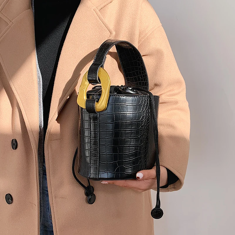 Crocodile pattern Tote Bucket bag 2021 New High-quality PU Leather Women's Designer Handbag Vintage Shoulder Messenger Bag
Crocodile pattern Tote Bucket bag 2021 New High-quality PU Leather Women's Designer Handbag Vintage Shoulder Messenger Bag