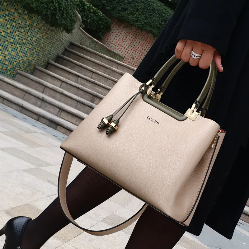 Tote Bags for Women 2021 New Fashion Leather Portable Messenger Bag Versatile Simple Large-capacity Shoulder Bag Luxury Handbags
Tote Bags for Women 2021 New Fashion Leather Portable Messenger Bag Versatile Simple Large-capacity Shoulder Bag Luxury Handbags