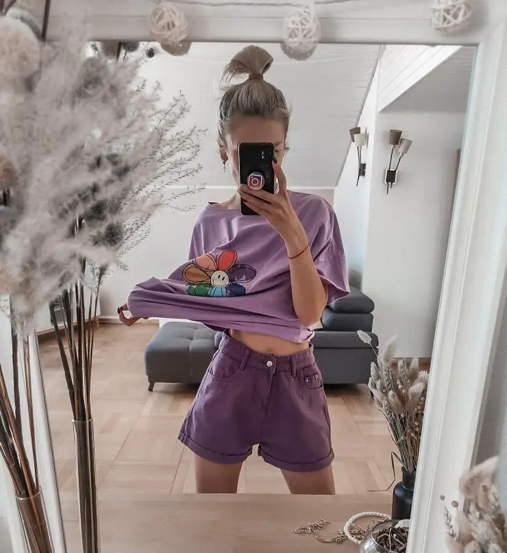 White Denim Shorts Women's 2021 Summer High Waist Loose and Thin Wild Purple Wide-leg Ins Hot Shorts 
White Denim Shorts Women's 2021 Summer High Waist Loose and Thin Wild Purple Wide-leg Ins Hot Shorts