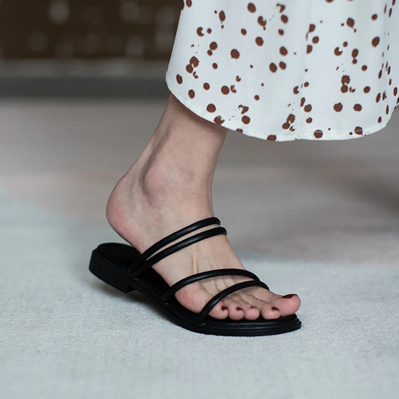 Cross-Tied Slippers Casual Shoes Slides Slipers Women Lady Luxury 2021 Girl Flat Rubber PU Narrow Band Fashion Rome Basic Scanda
Cross-Tied Slippers Casual Shoes Slides Slipers Women Lady Luxury 2021 Girl Flat Rubber PU Narrow Band Fashion Rome Basic Scanda
