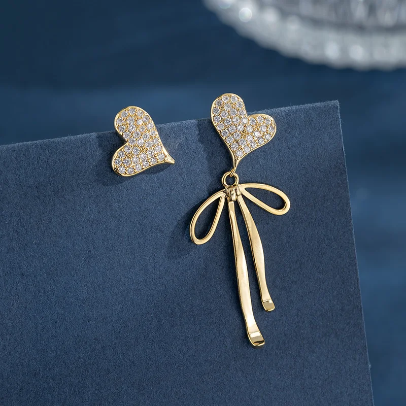S925 Sterling Silver New Heart Bow Earrings Women's Luxurious Geometric Full Rhinestone Earrings Fashion Modern Party Jewelry
S925 Sterling Silver New Heart Bow Earrings Women's Luxurious Geometric Full Rhinestone Earrings Fashion Modern Party Jewelry