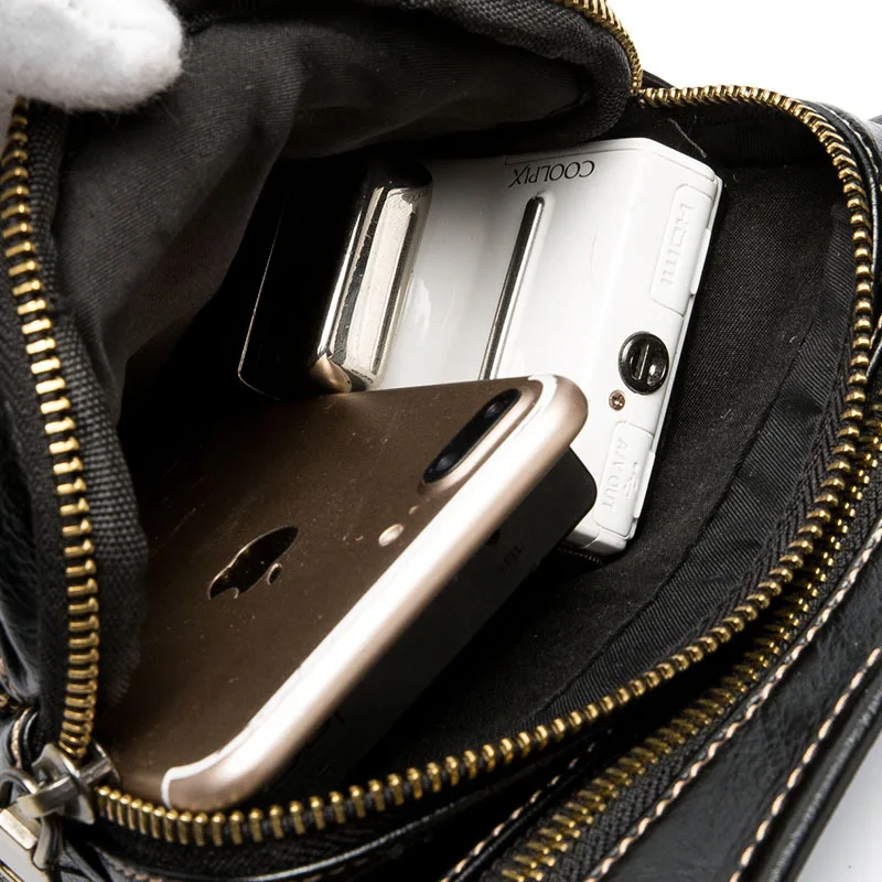 2019 Men's One Shoulder Cross Bag Fashion Trend Retro Personality Vertical Waist Bag
2019 Men's One Shoulder Cross Bag Fashion Trend Retro Personality Vertical Waist Bag