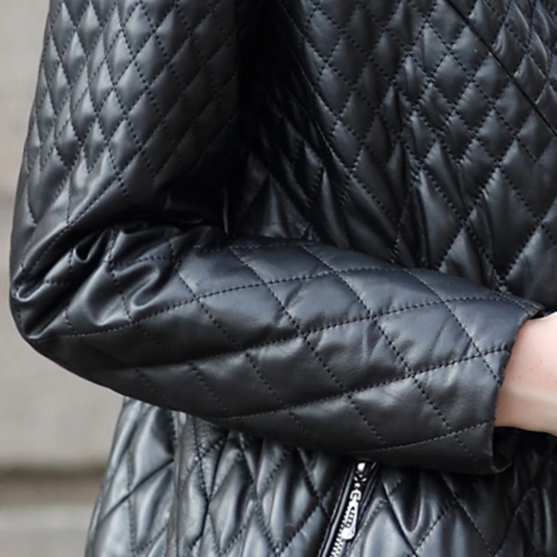 Jacket 2021 Women Winter Genuine Sheepskin Coat Long Warm Leather Jacket Fox Fur Collar Cotton Padded Outerwear FXH6077B
Jacket 2021 Women Winter Genuine Sheepskin Coat Long Warm Leather Jacket Fox Fur Collar Cotton Padded Outerwear FXH6077B