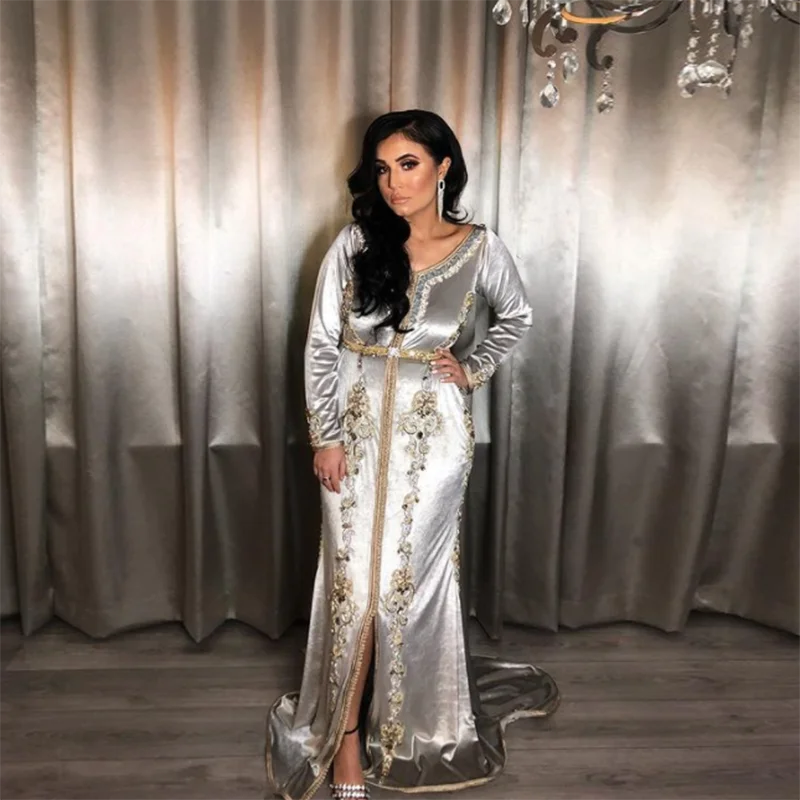 Custom Made Gray Velour Moroccan Kaftan Evening Dresses V Neck Long Sleeves Dubai Arabia Prom Dresses Muslim Dresses Custom Made
Custom Made Gray Velour Moroccan Kaftan Evening Dresses V Neck Long Sleeves Dubai Arabia Prom Dresses Muslim Dresses Custom Made