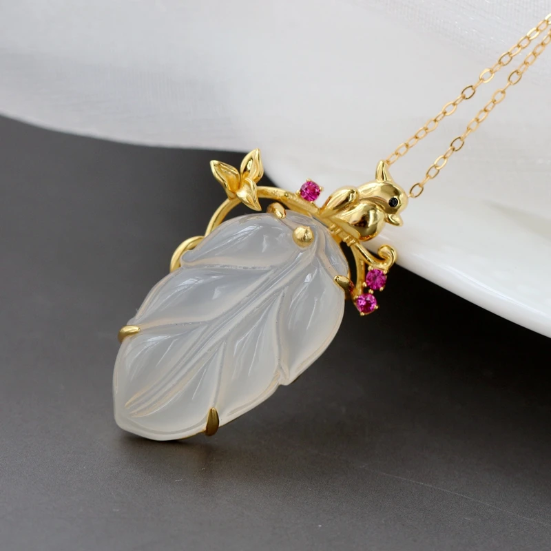 Authentic 925 Sterling Silver Inlaid Natural Chalcedony Tree Leaf National Style Gold Plated Pendant Female Trendy Jewelry Gift
Authentic 925 Sterling Silver Inlaid Natural Chalcedony Tree Leaf National Style Gold Plated Pendant Female Trendy Jewelry Gift