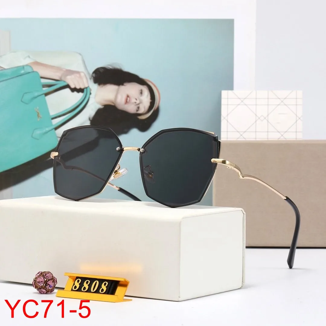 YC71 New Fashion Vintage classic Square Men Sunglasses Brand Designer New Luxury Polarized Women Sunglasses With box
YC71 New Fashion Vintage classic Square Men Sunglasses Brand Designer New Luxury Polarized Women Sunglasses With box